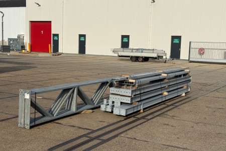 9.60 x 25.00m (240m²) platdak